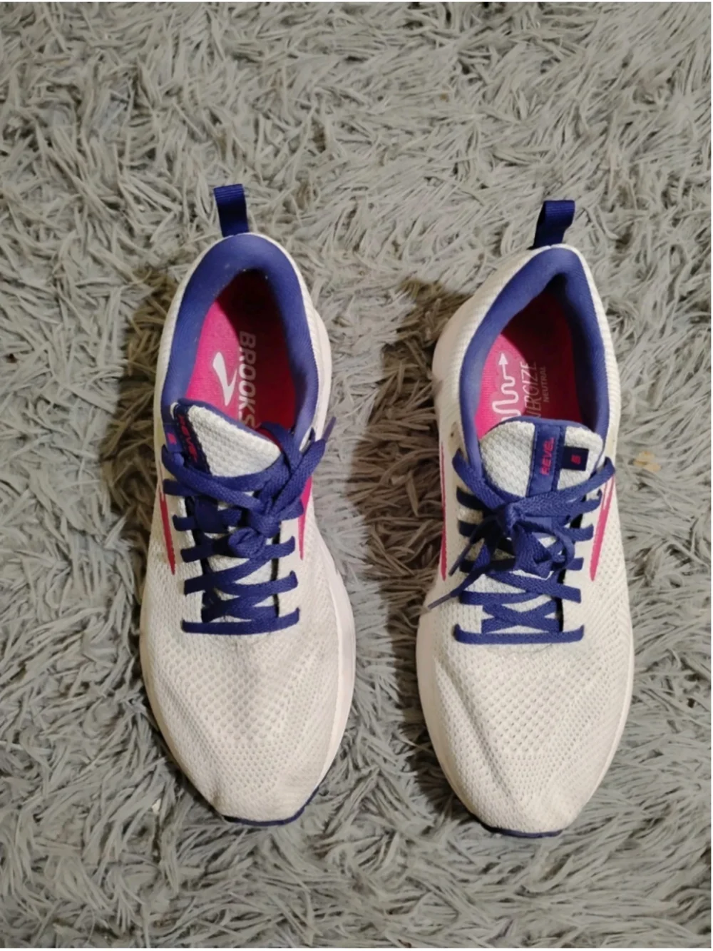 Brooks Revel 5 Womens Size 9.5 White Pink Athletic Sneakers 1203611B193